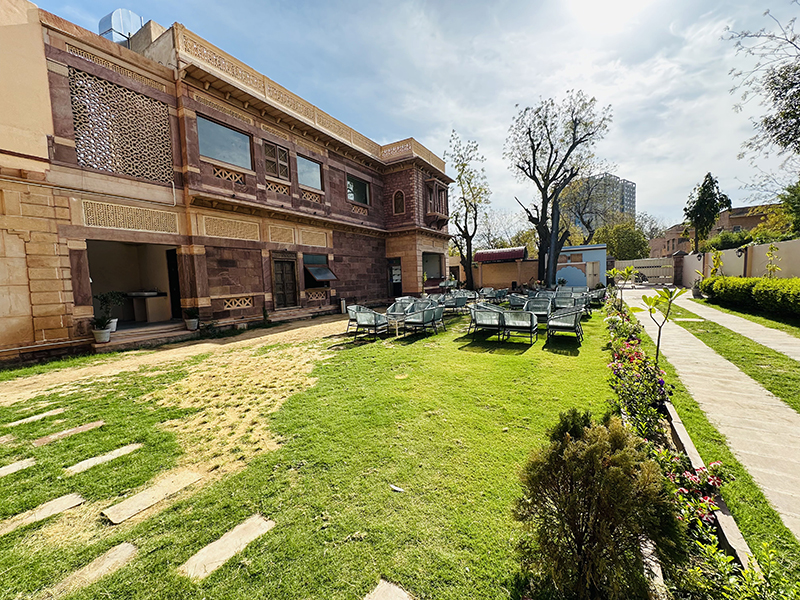 Open-air courtyard and garden zone
